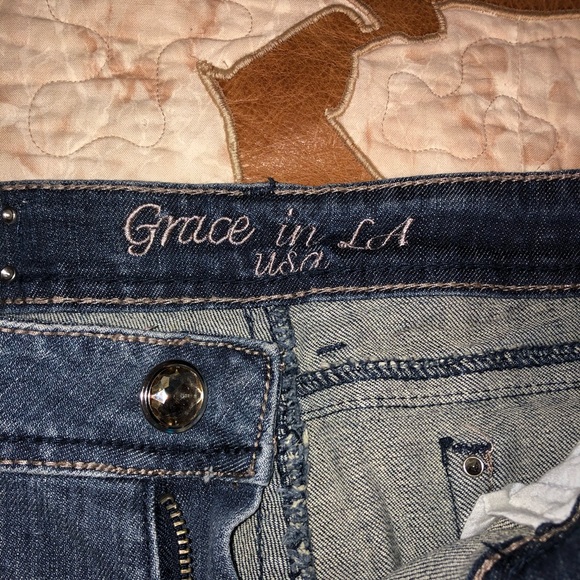 Grace in LA Jeans - Picture 6 of 7